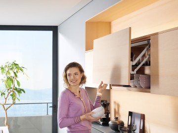 tay nang blum aventos