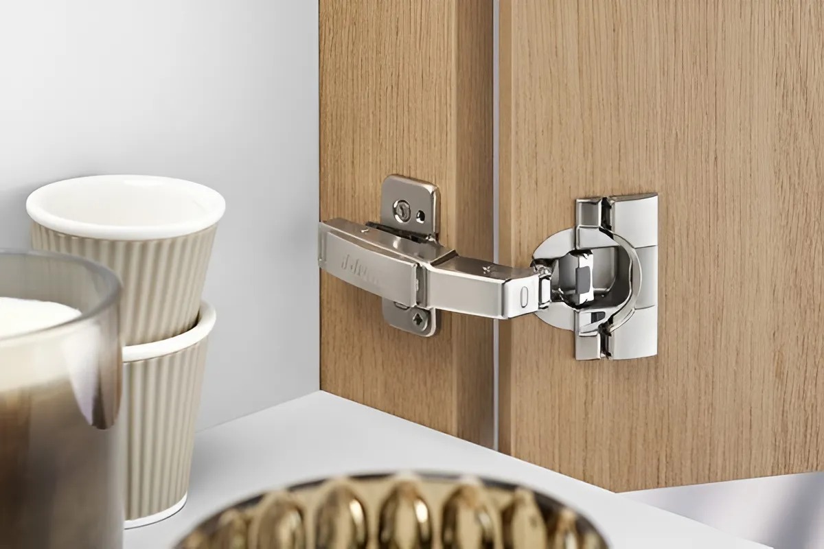 Top 5 lý do nên dùng Bản Lề Blum giảm chấn cho tủ bếp hiện đại 5 Betterimage.ai 1749624036010