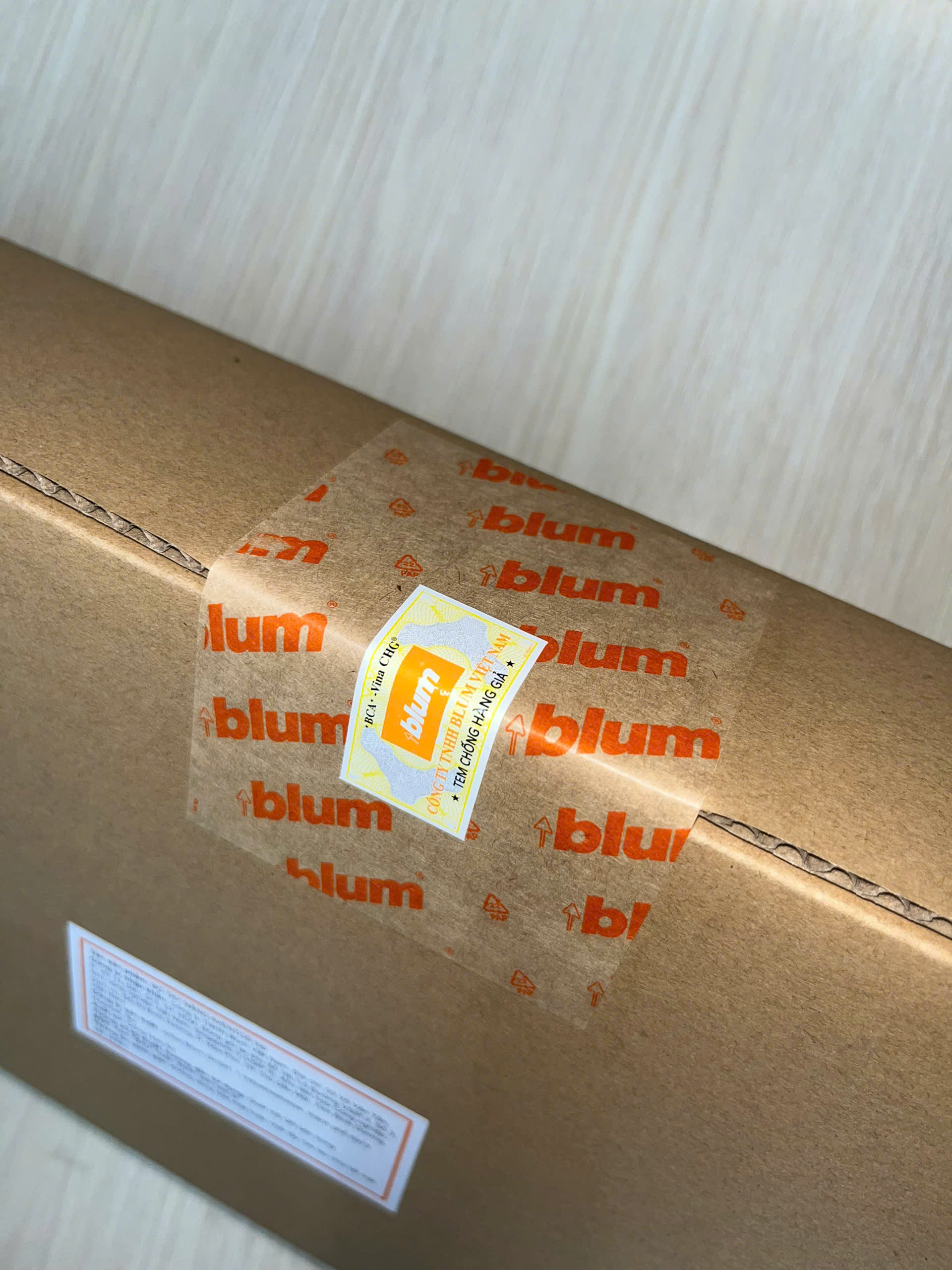 CÁCH PHÂN BIỆT PHỤ KIỆN BLUM CHÍNH HÃNG 2 CÁCH PHÂN BIỆT PHỤ KIỆN BLUM CHÍNH HÃNG