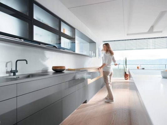 Ray trượt giảm chấn Blum là gì? Ưu điểm nổi bật gì so với ray thường 2 ray trượt giảm chấn