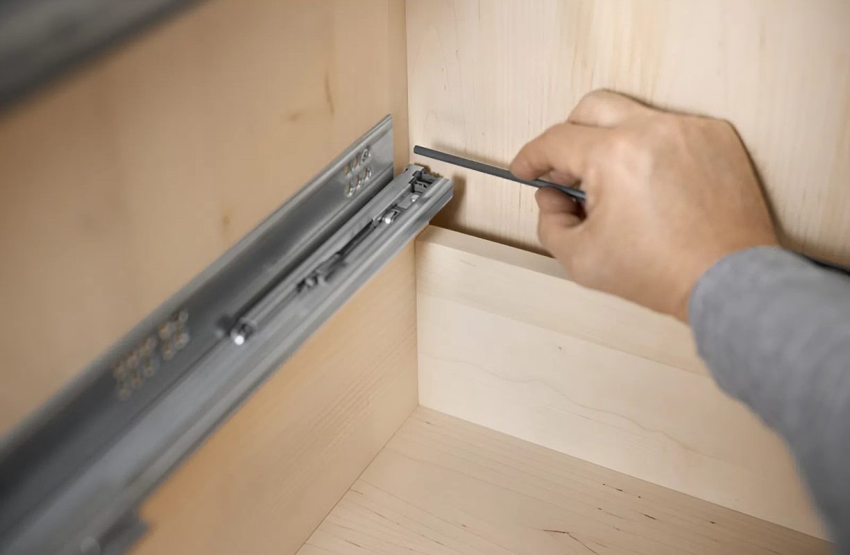 Ray âm nhấn mở Blum Tandem bí mật của ngăn kéo thông minh 1 BetterImage 1755835696906