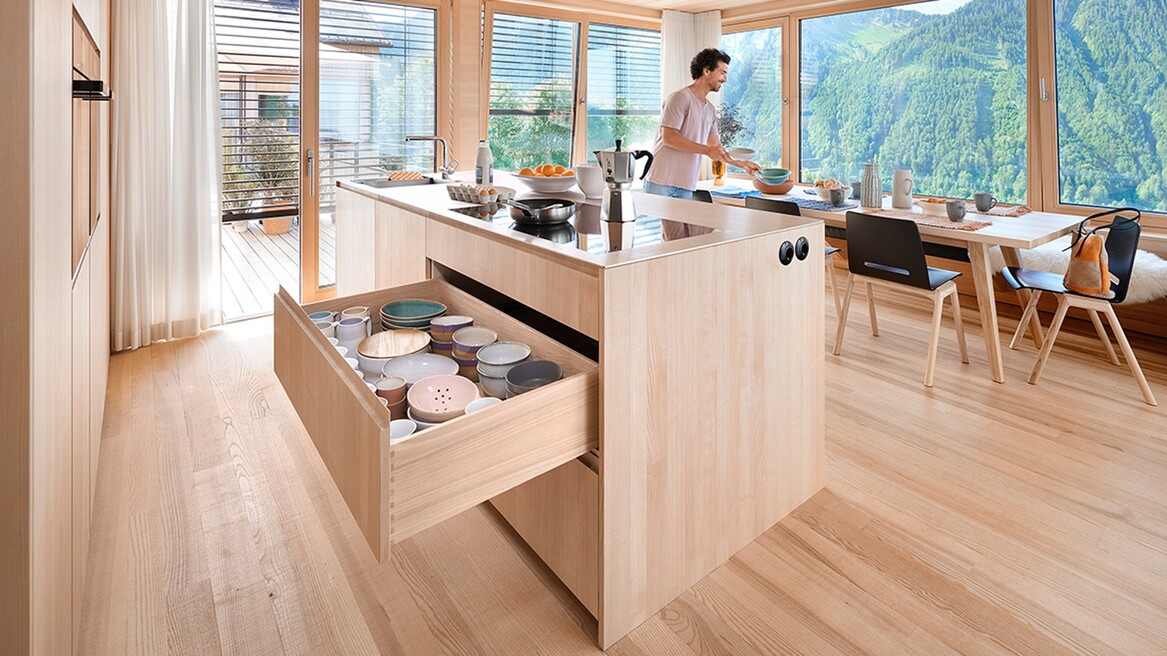 Vì sao nên chọn Ray trượt Blum Movento thay vì ray thường? 2 me14726273 aa fot fo bau sall amc v1 16 9